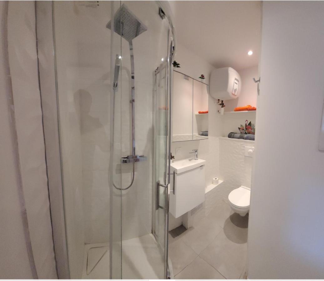 Studette Independante Hyeres Gare Particulier Apartment ภายนอก รูปภาพ