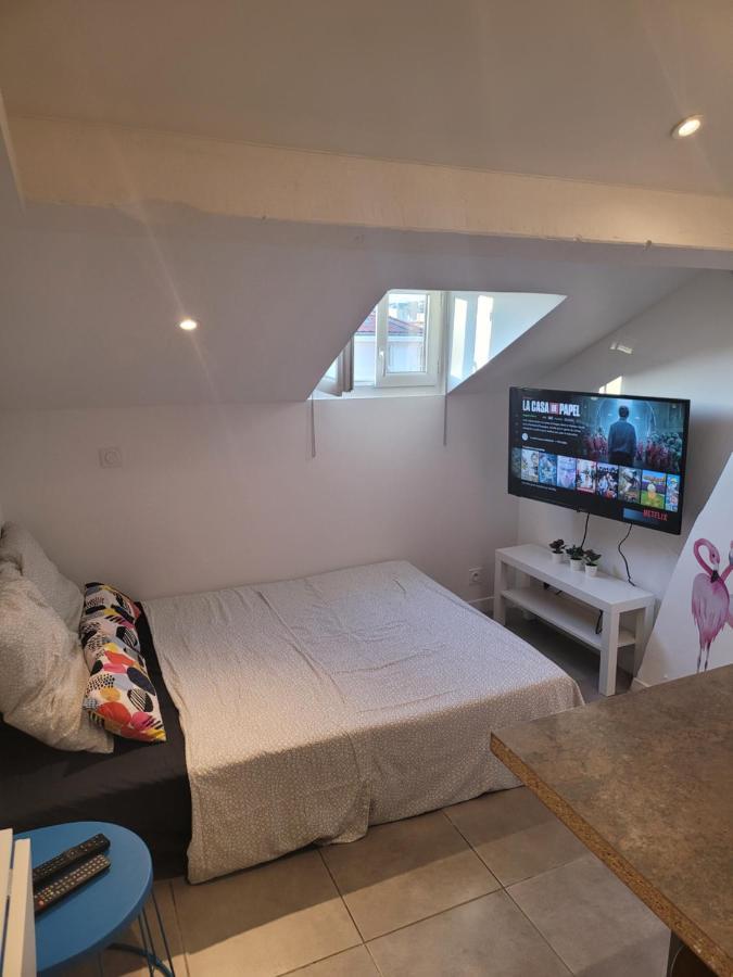 Studette Independante Hyeres Gare Particulier Apartment ภายนอก รูปภาพ